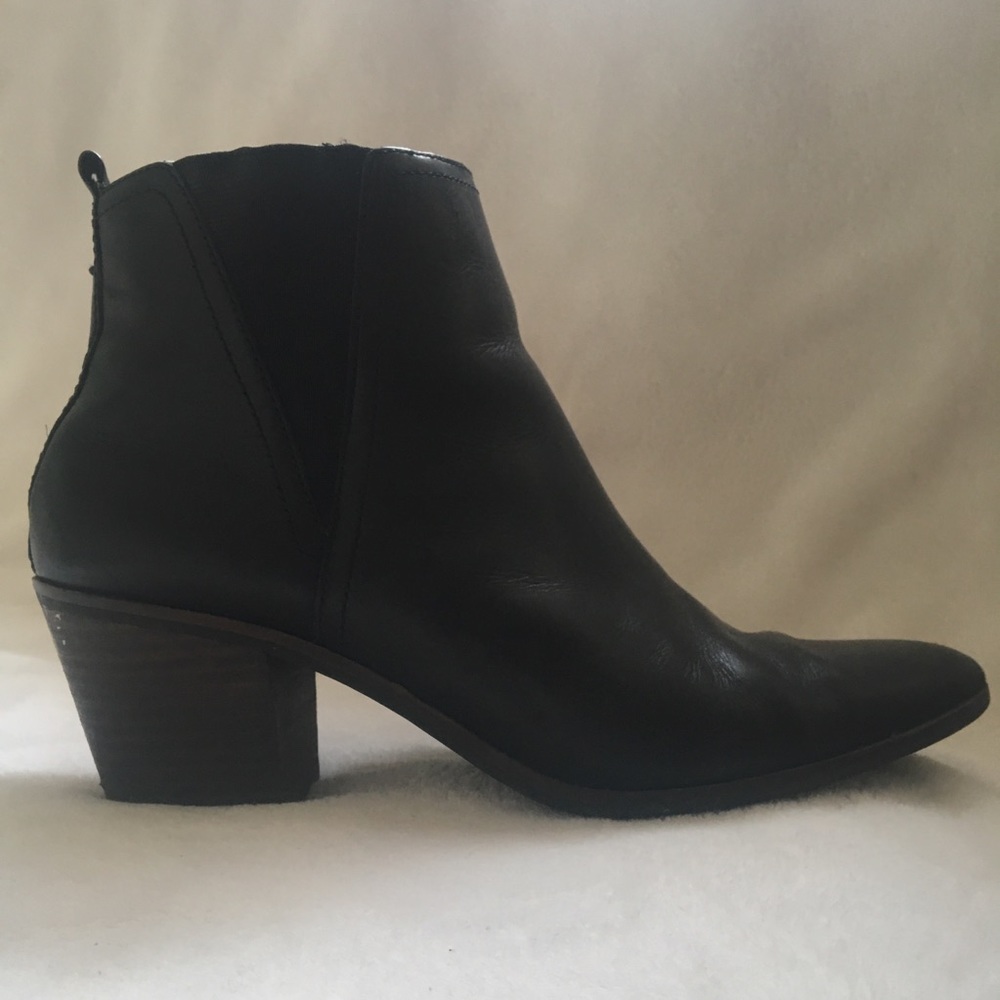 Lucky Brand Black Leather Bootie